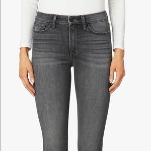 Joe’s Jeans, Size 26, Lara Mid-Rise, Straight